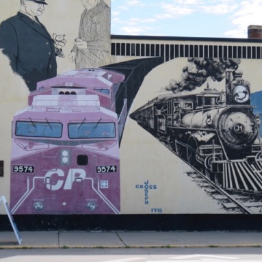 Cranbrook historic mural #1 featuring modern and old trains. (Photo © 2016 by V. Nesdoly)